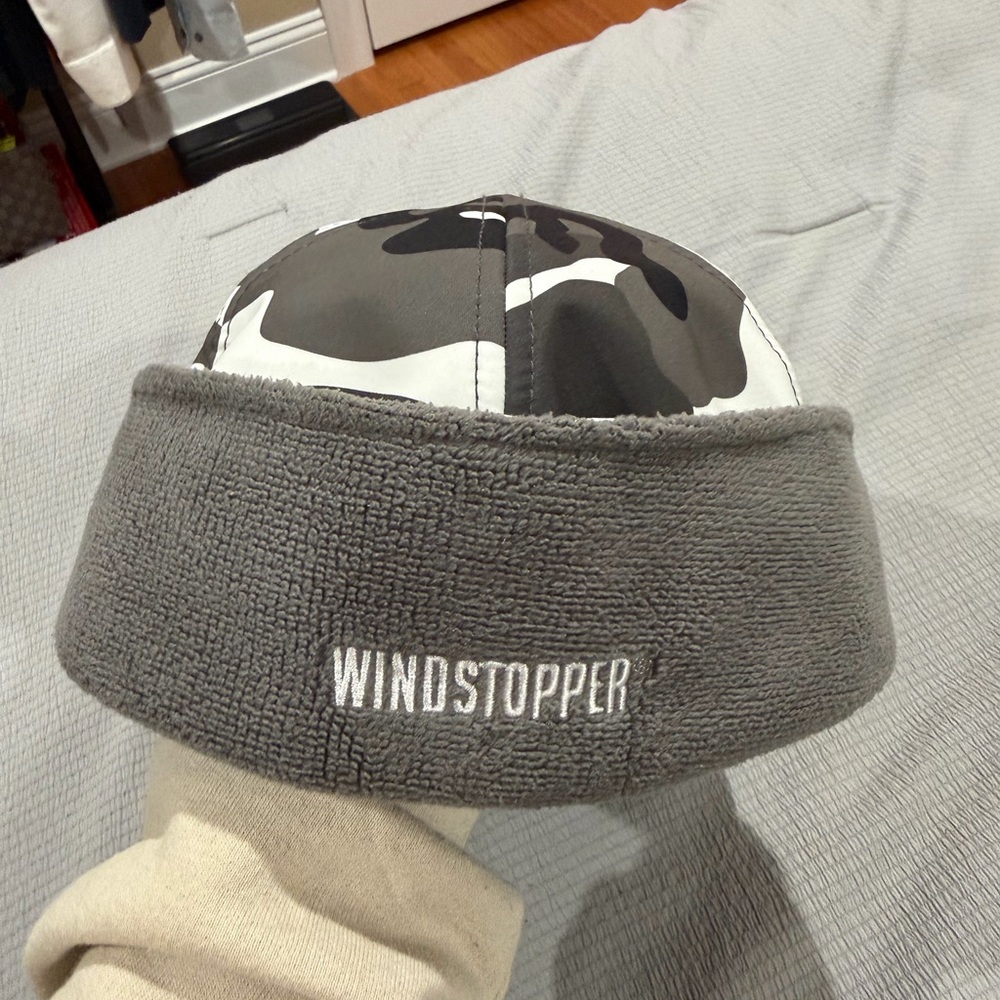 Supreme FW20 Snow Camo Black White and Gray Camouflage WINDSTOPPER New Era Hat - Picture 8 of 8